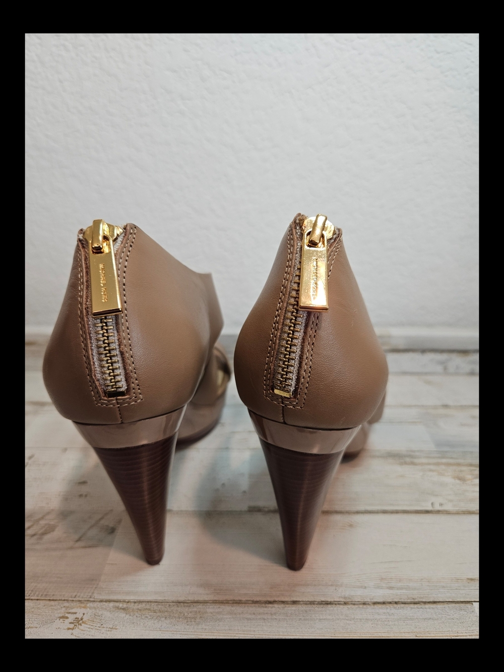 Michael Kors Platform Dress Sandals  Tan/brown Size 8- NEW - Picture 5 of 7